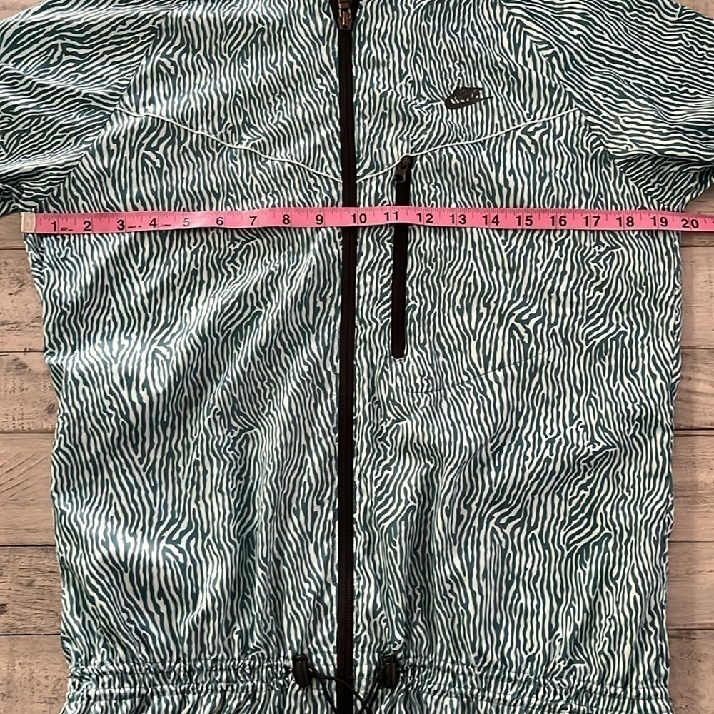 Nike Jacket- Lightweight Fashionable Hoodie Jacket‎ - Picture 8 of 12